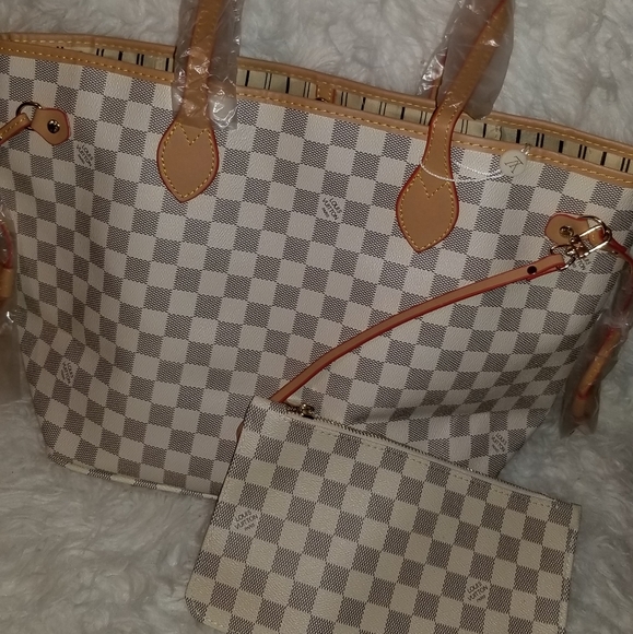 Purses - Picture 4 of 8